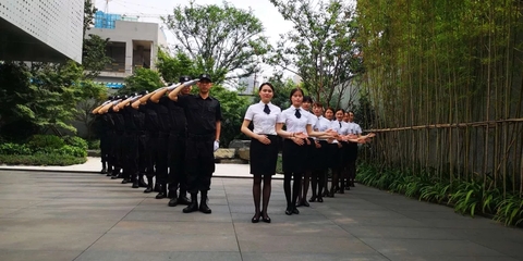 保利物业服务股份 引领品质生活，铸就物业管理新标杆